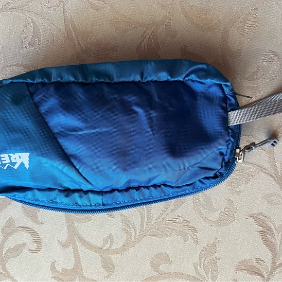 REI Navy Blue Men's Belt Bag - Picture 8 of 9